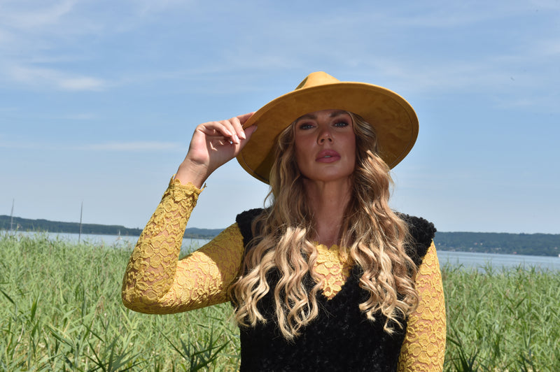 BABI -  Plüschkleid (schwarz)